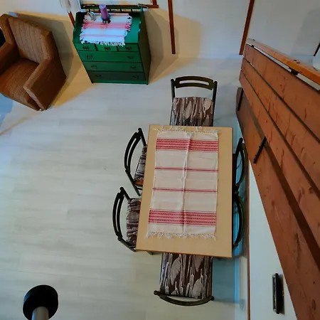 Tristar House Semesterbostad *