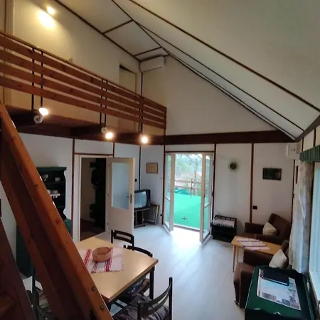 Semesterbostad Tristar House *