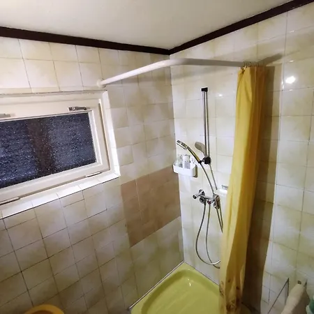 Tristar House Case de vacanță