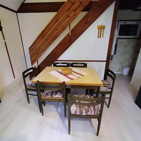 Дом отдыха Tristar House